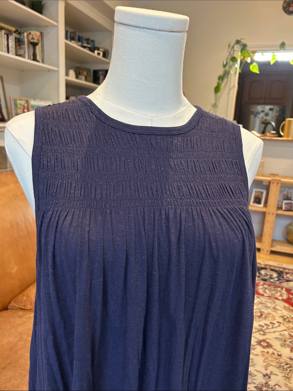 🌸3 FOR $20🌸
Universal Thread Navy Blue Sleeveless Tank Top - Picture 3 of 8